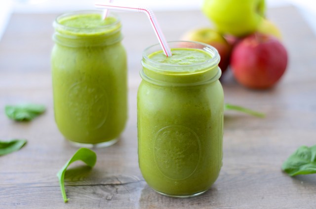 Green-Apple-Smoothie-2-1