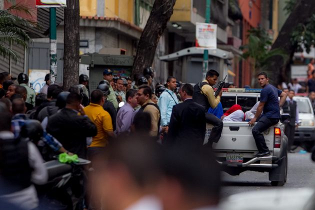 CINCO SUPUESTOS DELINCUENTES MUEREN EN ENFRENTAMIENTO CON POLICÍA VENEZOLANA