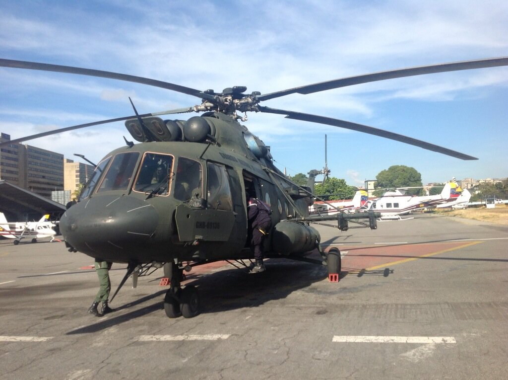 Helicópteros realizan refrescamiento de El Ávila (Fotos)