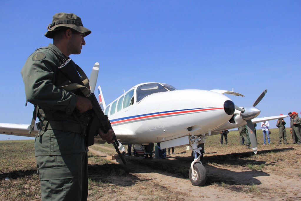 Interceptan avioneta con más de una tonelada de cocaína en Apure (Foto)