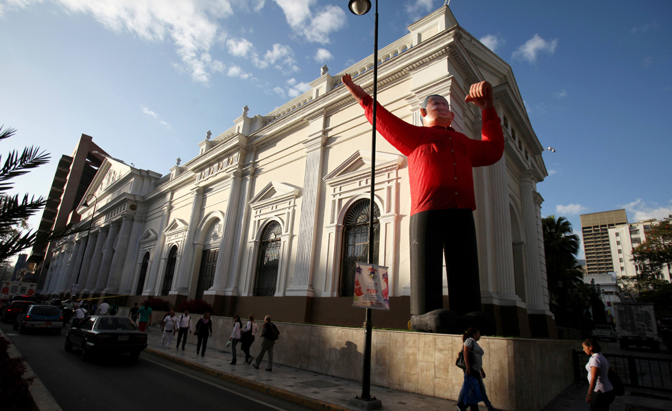 Los tiempos de Chávez ahora no son políticos, según Cabezas