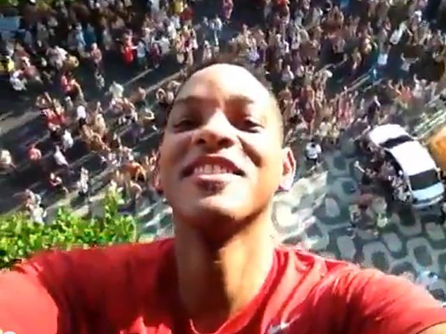 Will Smith visita favela y se une a legión de celebridades en Carnaval de Río