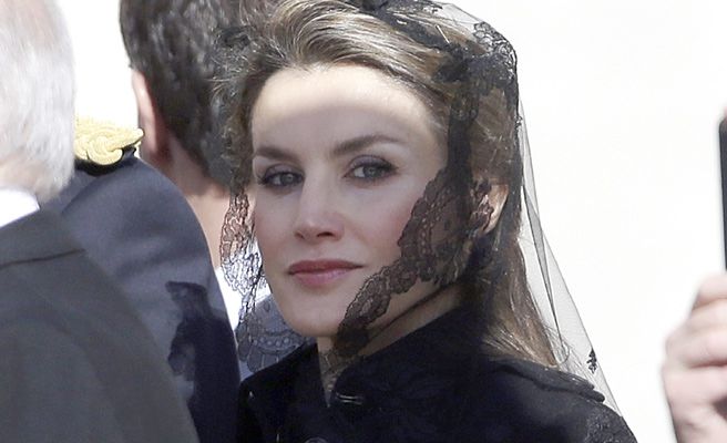 Letizia se escapó a los bares mientras Felipe estaba en el funeral de Chávez