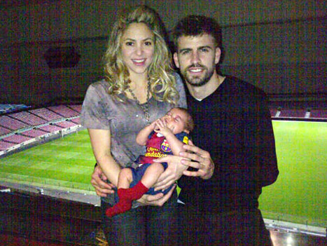 Piqué inconsolable por viaje de Shakira y el pequeño Milan