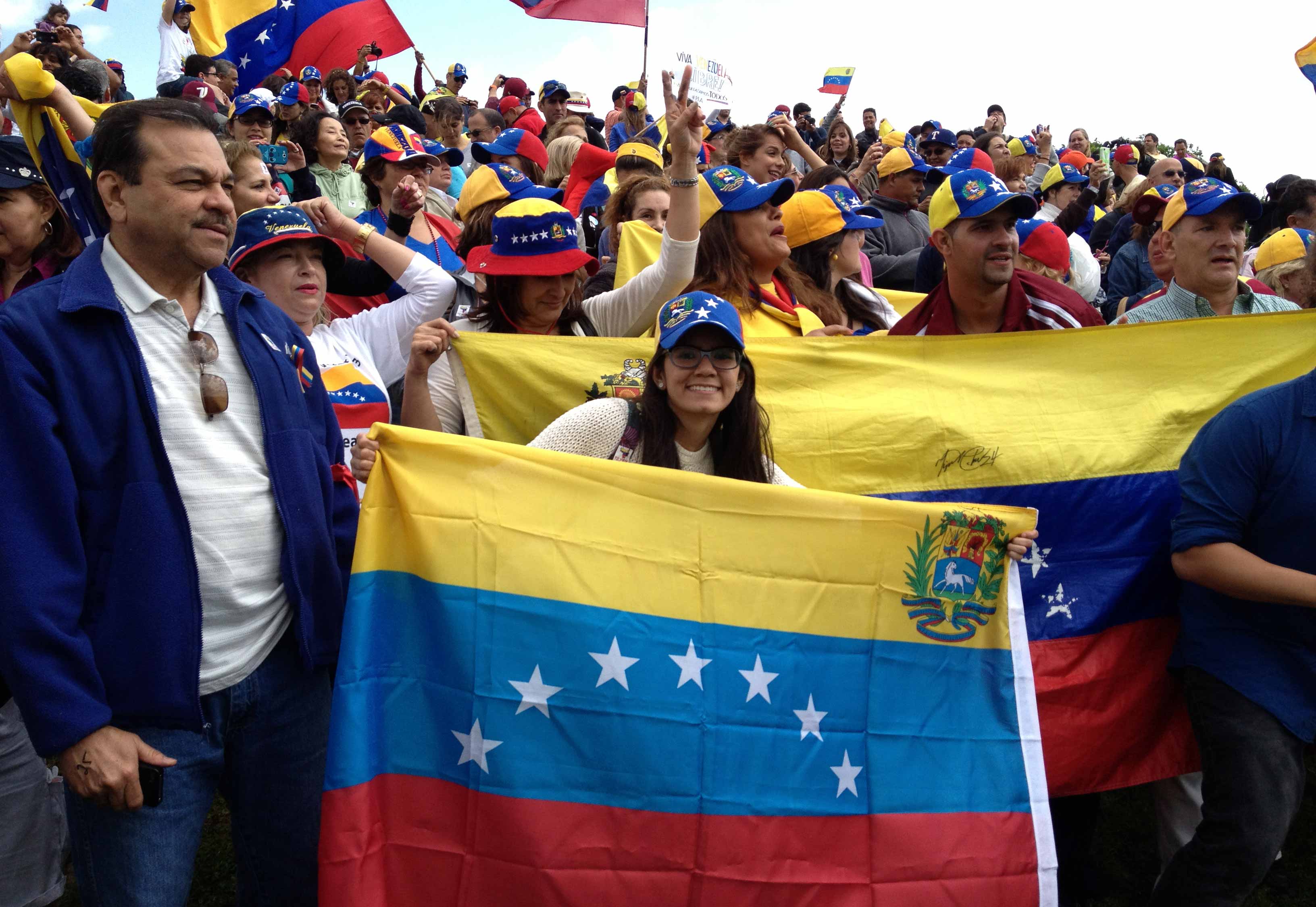 Venezolanos en EEUU ejercen su derecho al voto en Nueva Orleans (Fotos)