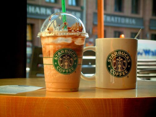 ¿Por qué en Starbucks siempre deletrean mal tu nombre?