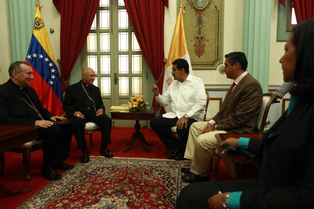 Nuncio Apostólico sostuvo encuentro con Maduro (Fotos + video)