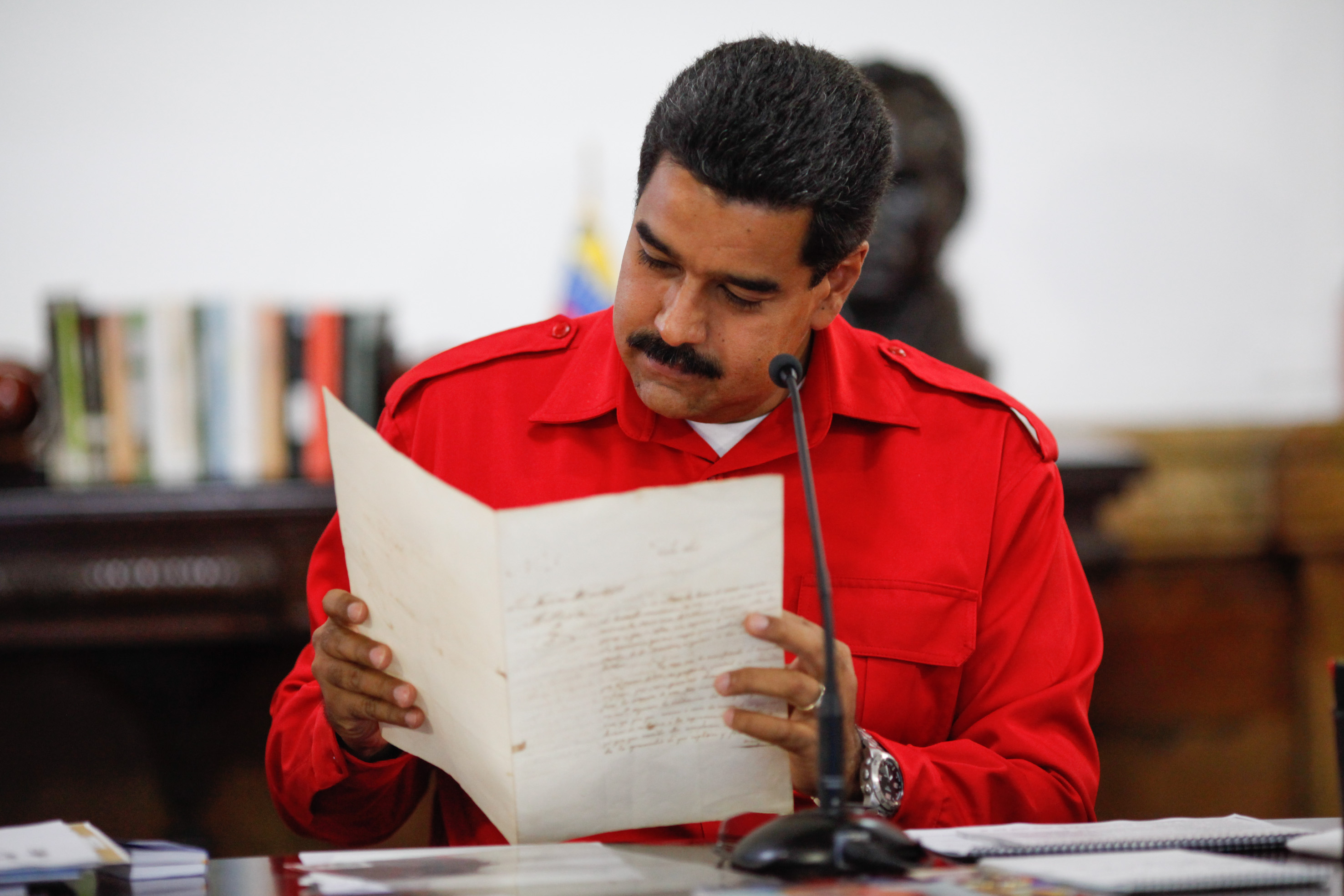 Maduro: Estamos evaluando nuestras relaciones con Colombia