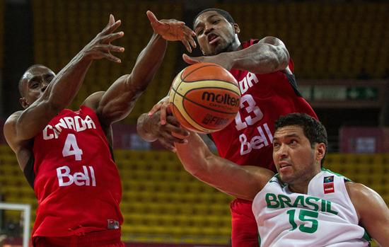 Canadá humilla a Brasil 91-62 en premundial de básquet de Caracas