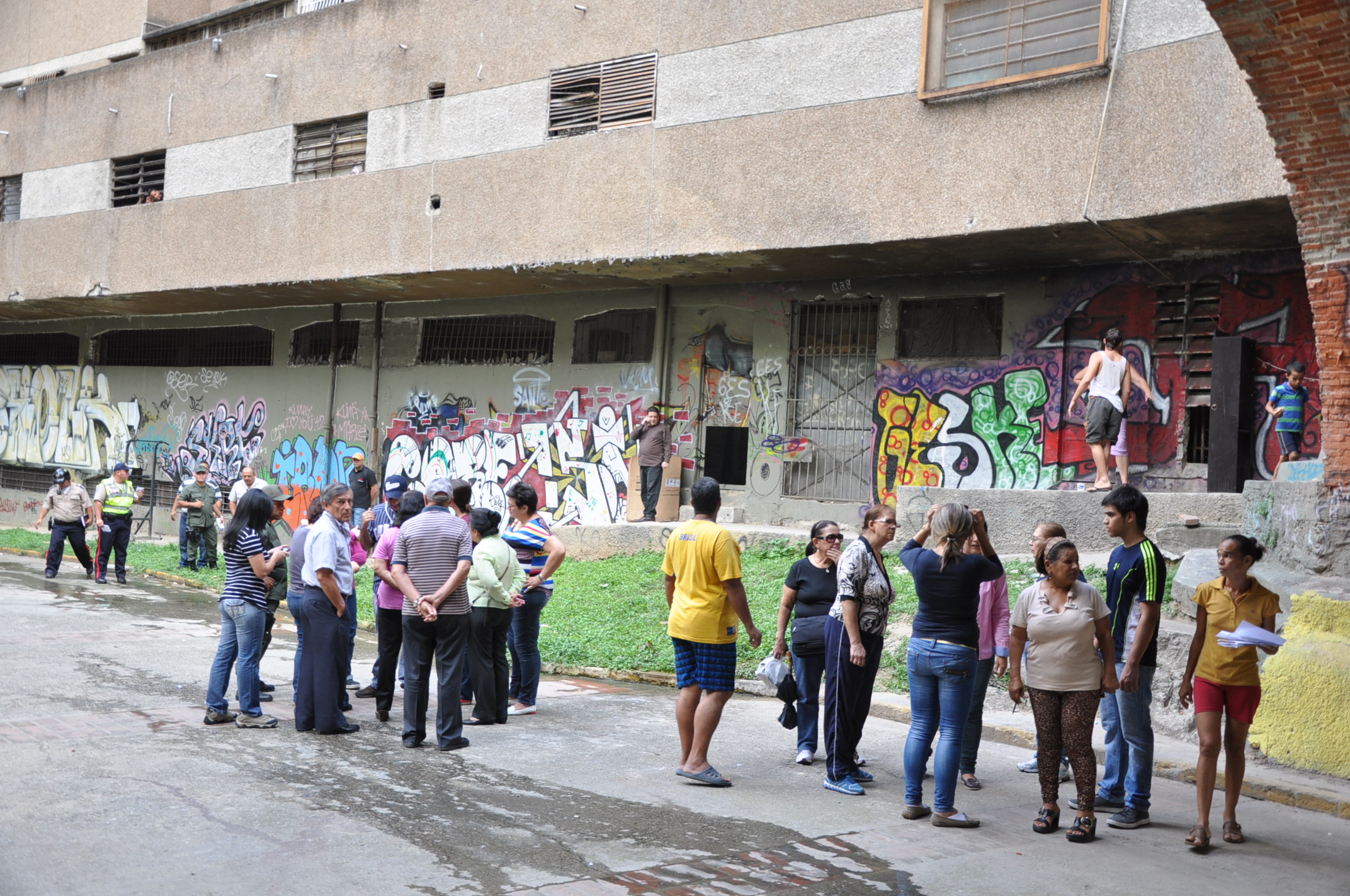 Vecinos de La Candelaria denuncian invasiones (Fotos)