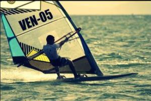 Playa El Yaque da vida a nuevos talentos de windsurf  (Fotos)