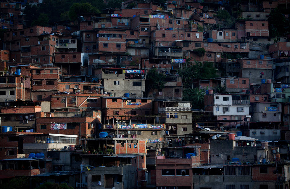 Jóvenes venezolanos abandonan los estudios antes de los 15 años de edad