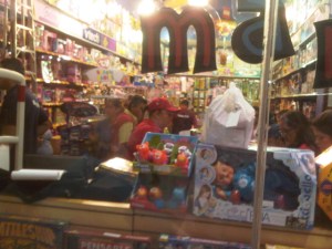 Indepabis llegó a las jugueterías de San Cristóbal (Foto)