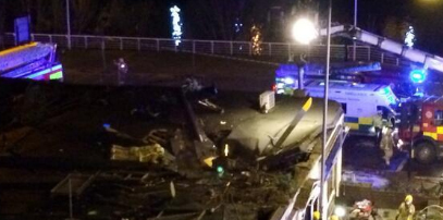 Helicóptero cae sobre un bar en Escocia (Fotos)