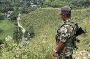 Un muerto y 25 heridos en ataque atribuido a las Farc