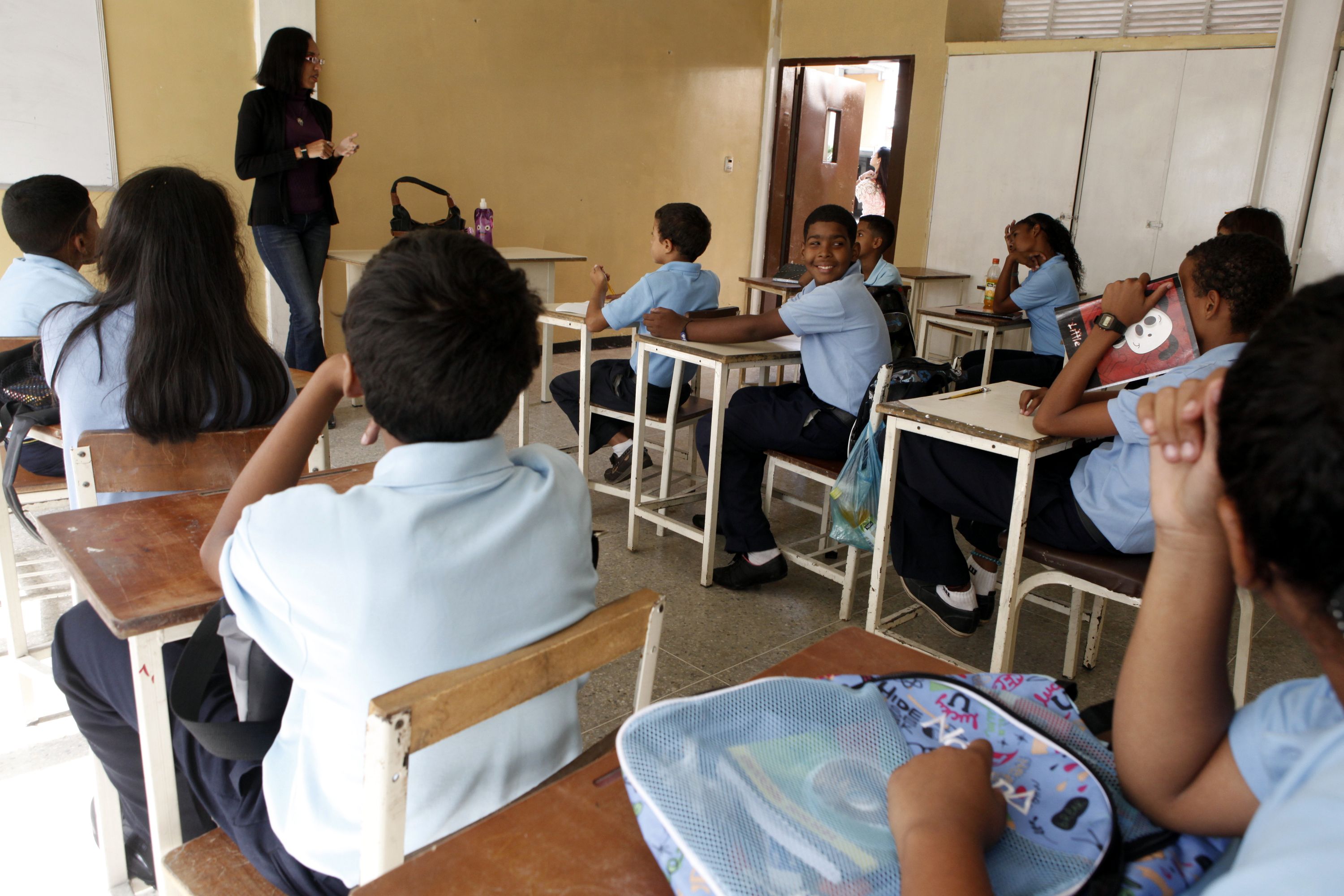 Docentes celebran su día entre mar de quejas laborales