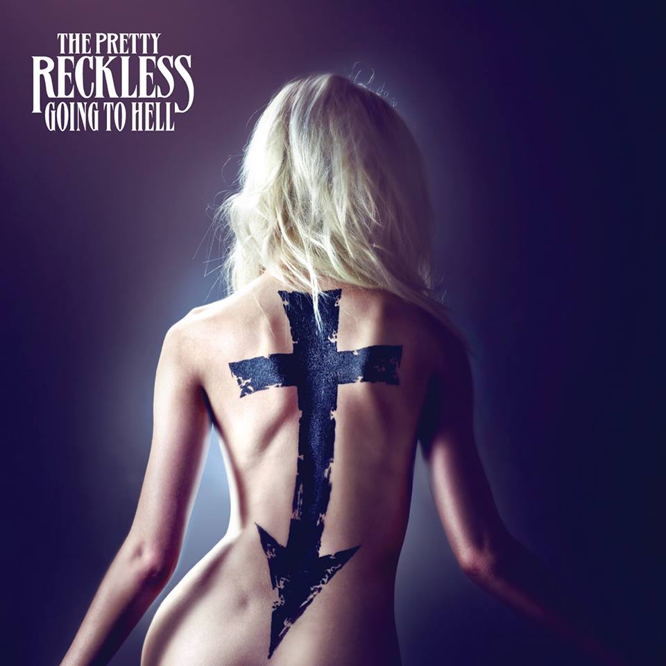 Súper HOT promociona Taylor Momsen (la ex niñita del Grinch) el nuevo álbum de su banda de rock