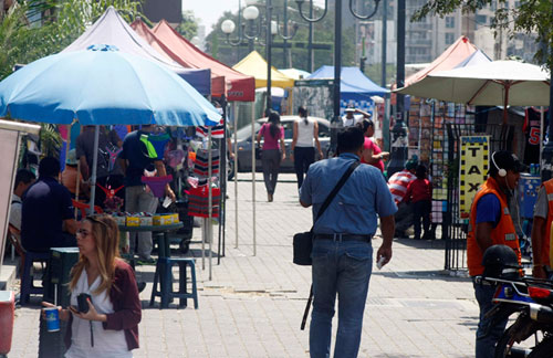 Buhoneros serán carnetizados y reubicados temporalmente