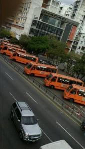 Transportistas de Chacao protestan y cierran vía (Foto)