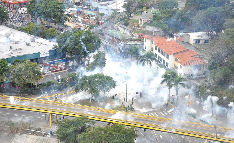 Brutal bombardeo de la GNB contra concentración pacífica dejó Las Mercedes ahogada (FOTOS)