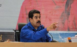 Maduro elogia a la GNB, denuncia a AFP y justifica salida de NTN24