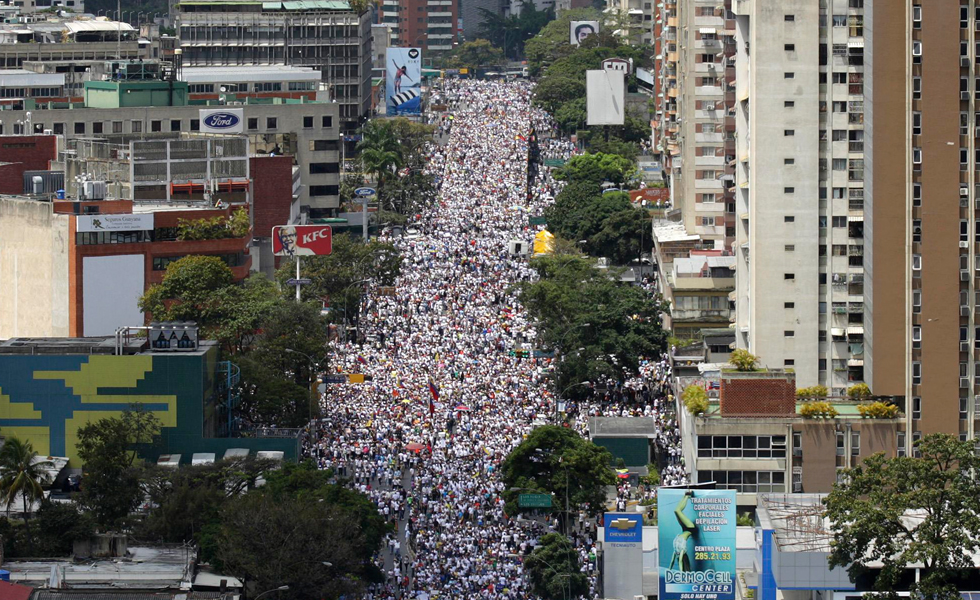 Países y organizaciones mundiales rechazan violencia contra oposición y piden votación pacífica