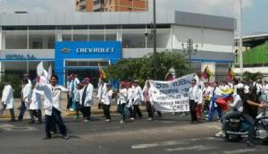 Médicos de Valencia protestan por falta de insumos (Foto)