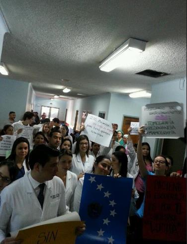 Médicos protestan por falta de insumos (Foto)