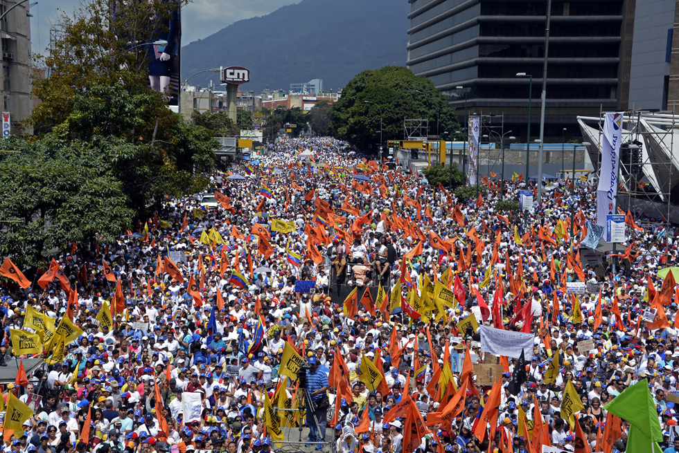 Oposición pide a Unasur mirar con “objetividad” la crisis en Venezuela