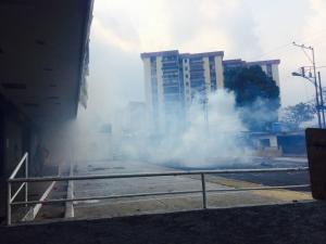 Atacan con lacrimógenas y perdigones zonas residenciales de San Cristóbal #28M (Fotos)