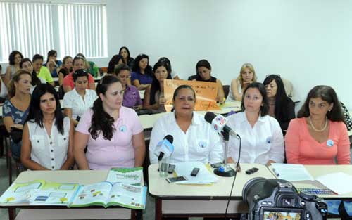 Padres dudan que sus opiniones sean escuchadas en consulta educativa