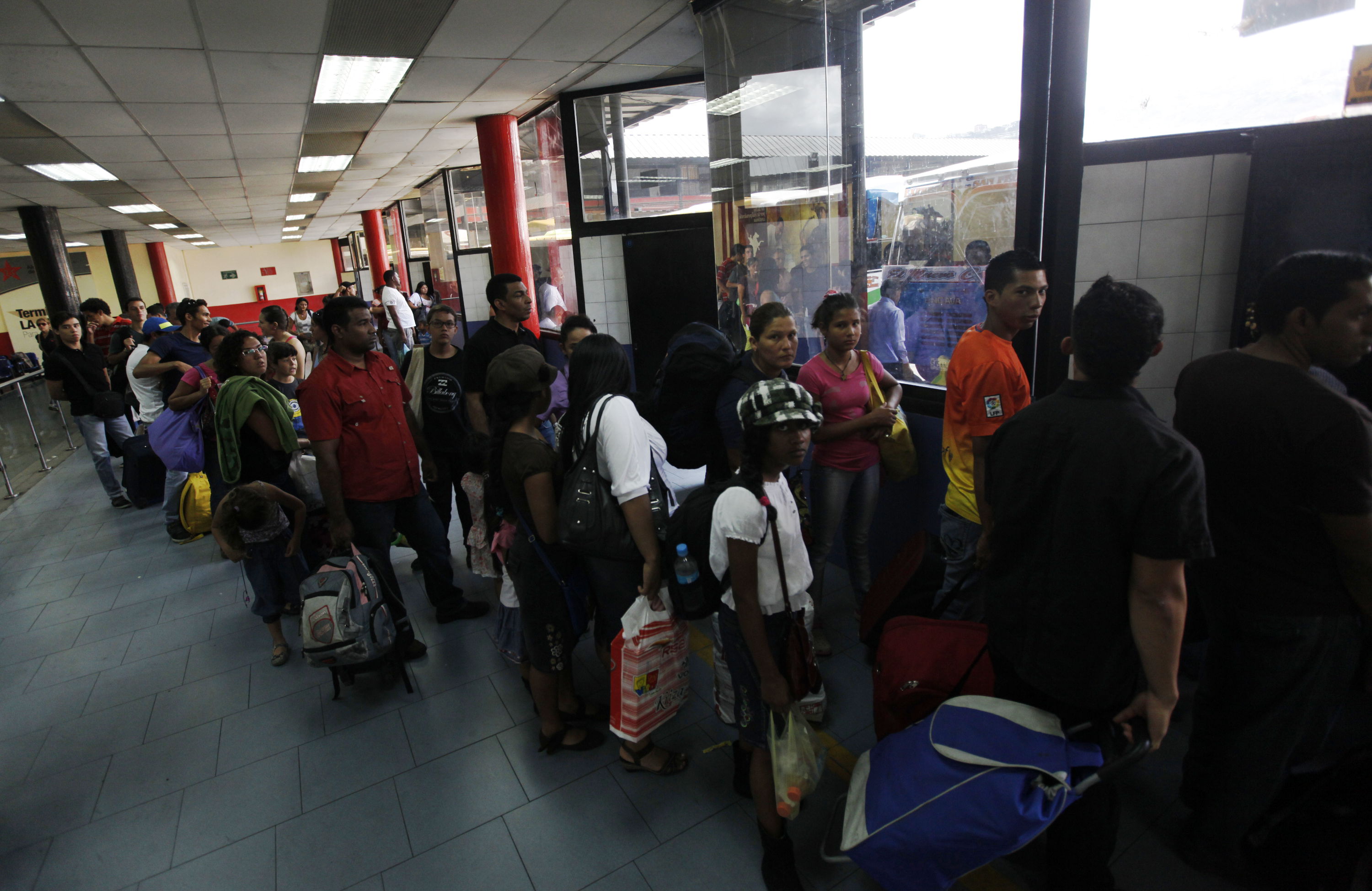 Así se encuentra el Terminal de La Bandera este domingo #20A (Fotos)