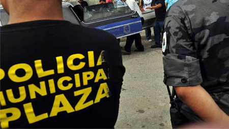 Recapturan a 17 reos fugados de Poliplaza