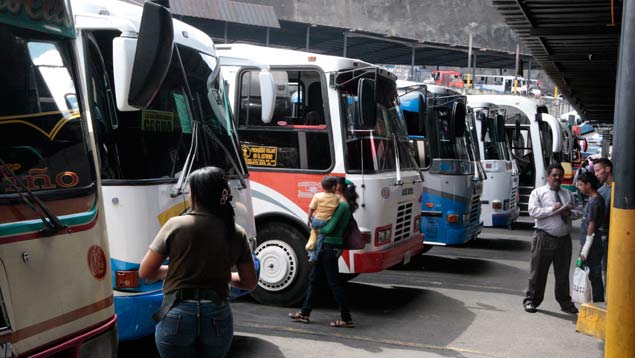 Comenzó alta movilización de pasajeros por el terminal de Maracay