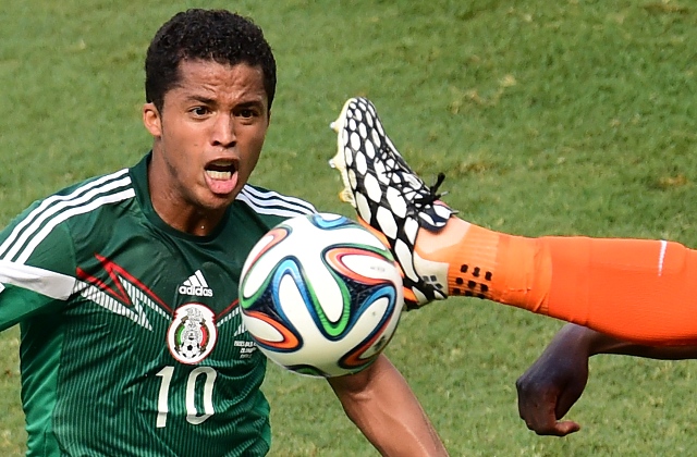 Giovani Dos Santos: El arbitraje nos ha perjudicado desde el primer partido