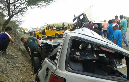 Al menos un muerto y tres heridos deja accidente en la carretera Barquisimeto-Carora (Fotos)