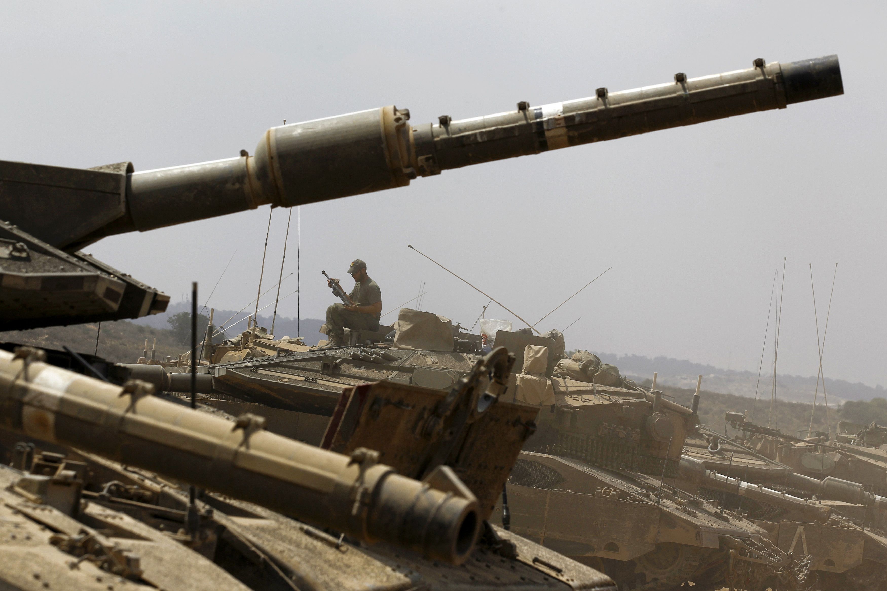 Las armas callan en Gaza tras casi un mes de ofensiva israelí contra Hamas