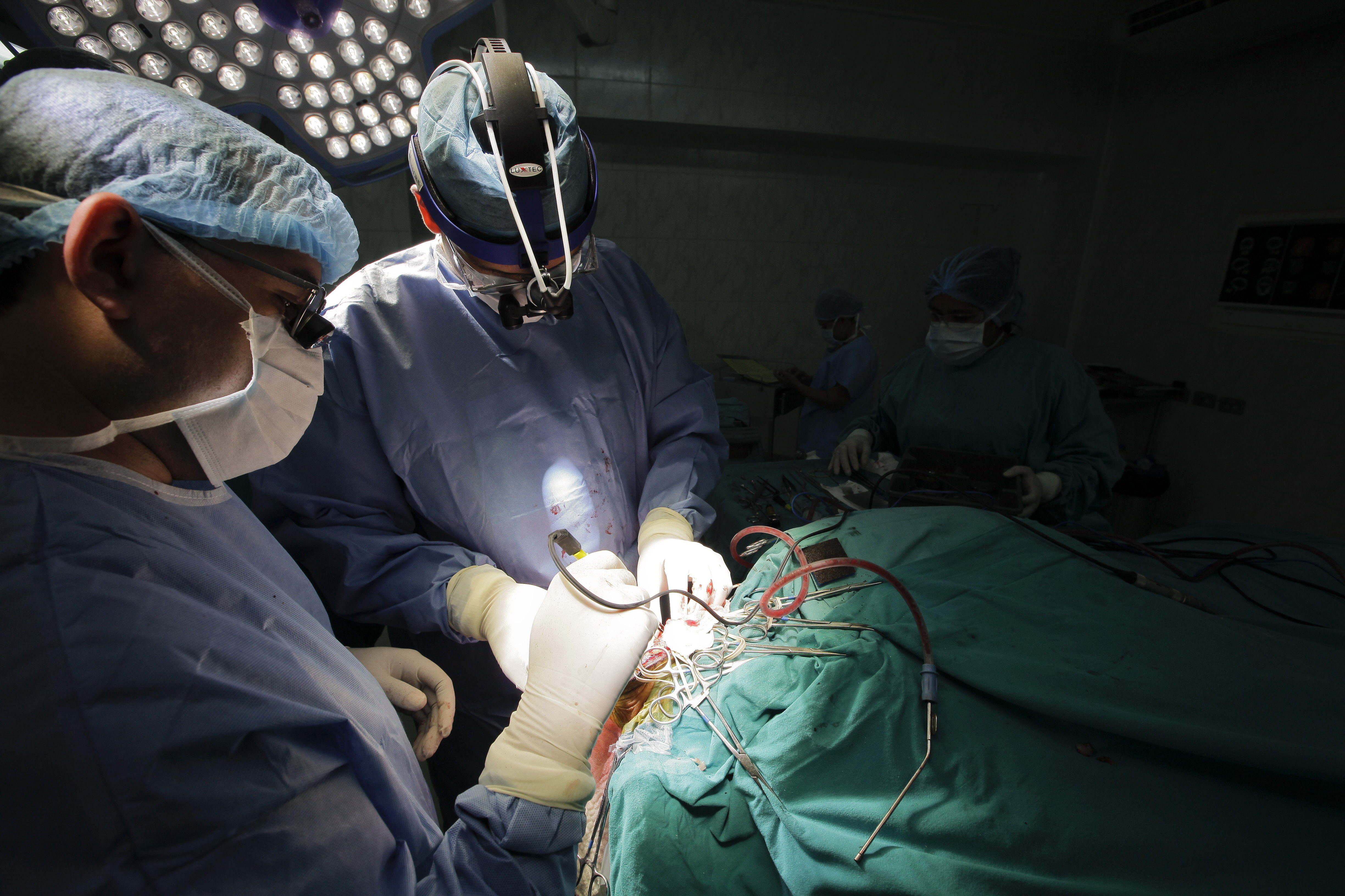 Irán prohíbe operaciones médicas que impidan de forma permanente tener hijos