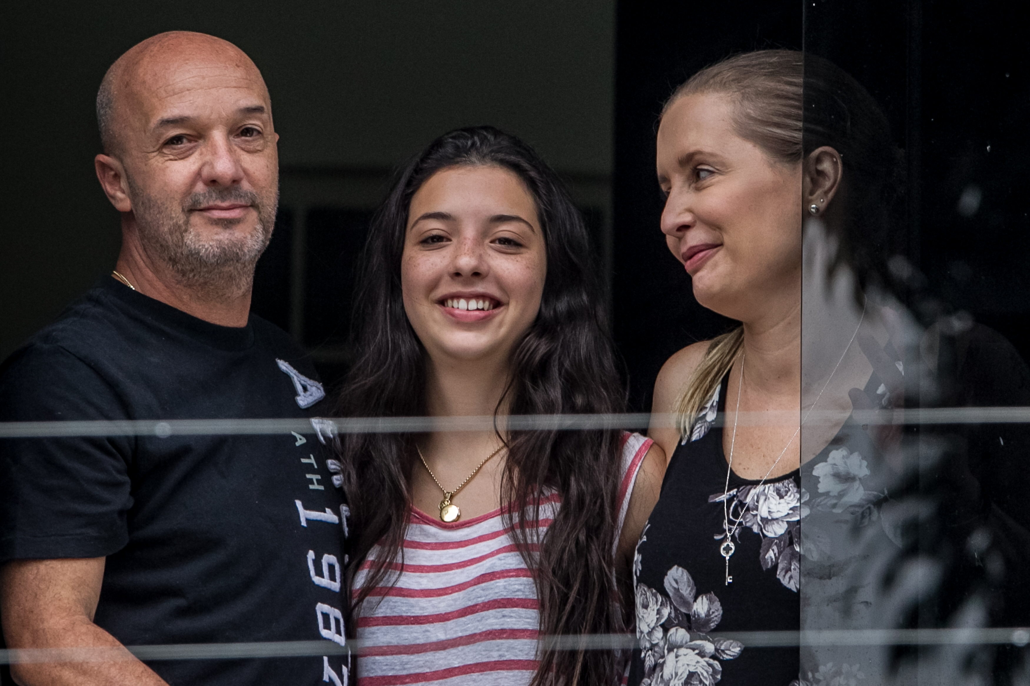 Después de nueve años tras las rejas, Simonovis vuelve con su familia (Fotos)