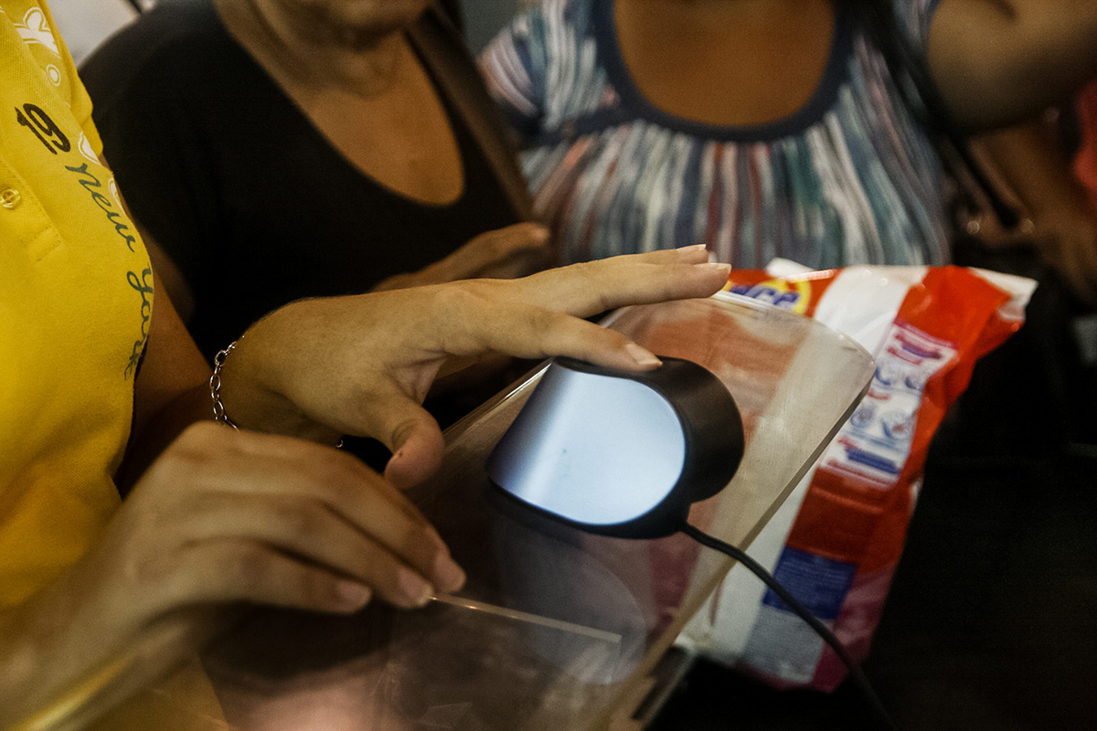 Detienen a cajera de supermercado por violar cazahuella