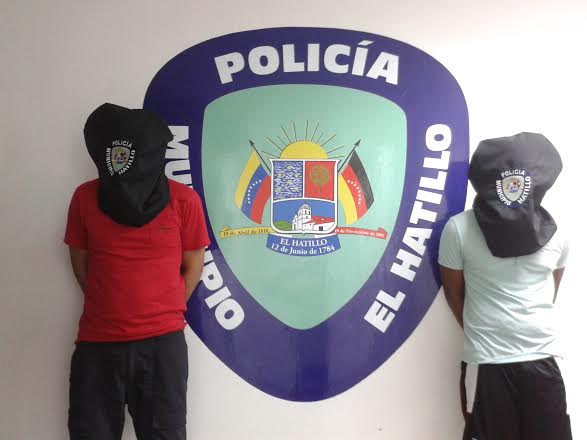 Dos antisociales abatidos por policía en un autobús mientras robaban