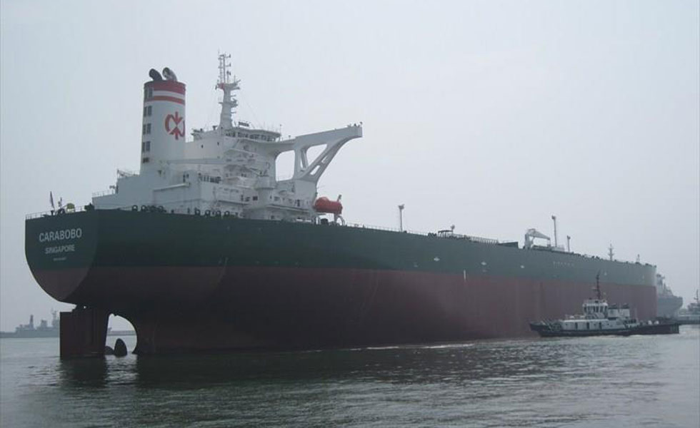 Tanquero llega al puerto de Jose desde Argelia con primera importación de crudo