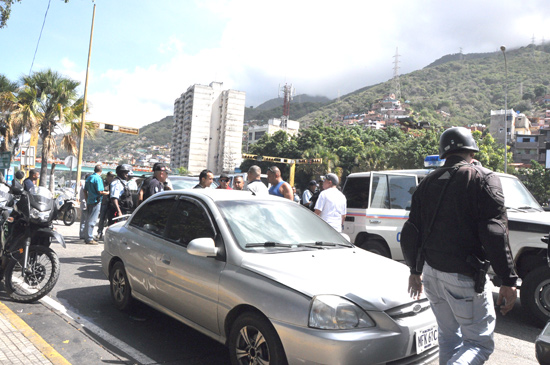 Frustran robo de vehículo de Policaracas