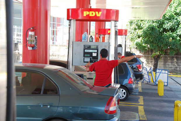 Vehículos particulares podrán surtir hasta 42 litros de gasolina por chip en Zulia