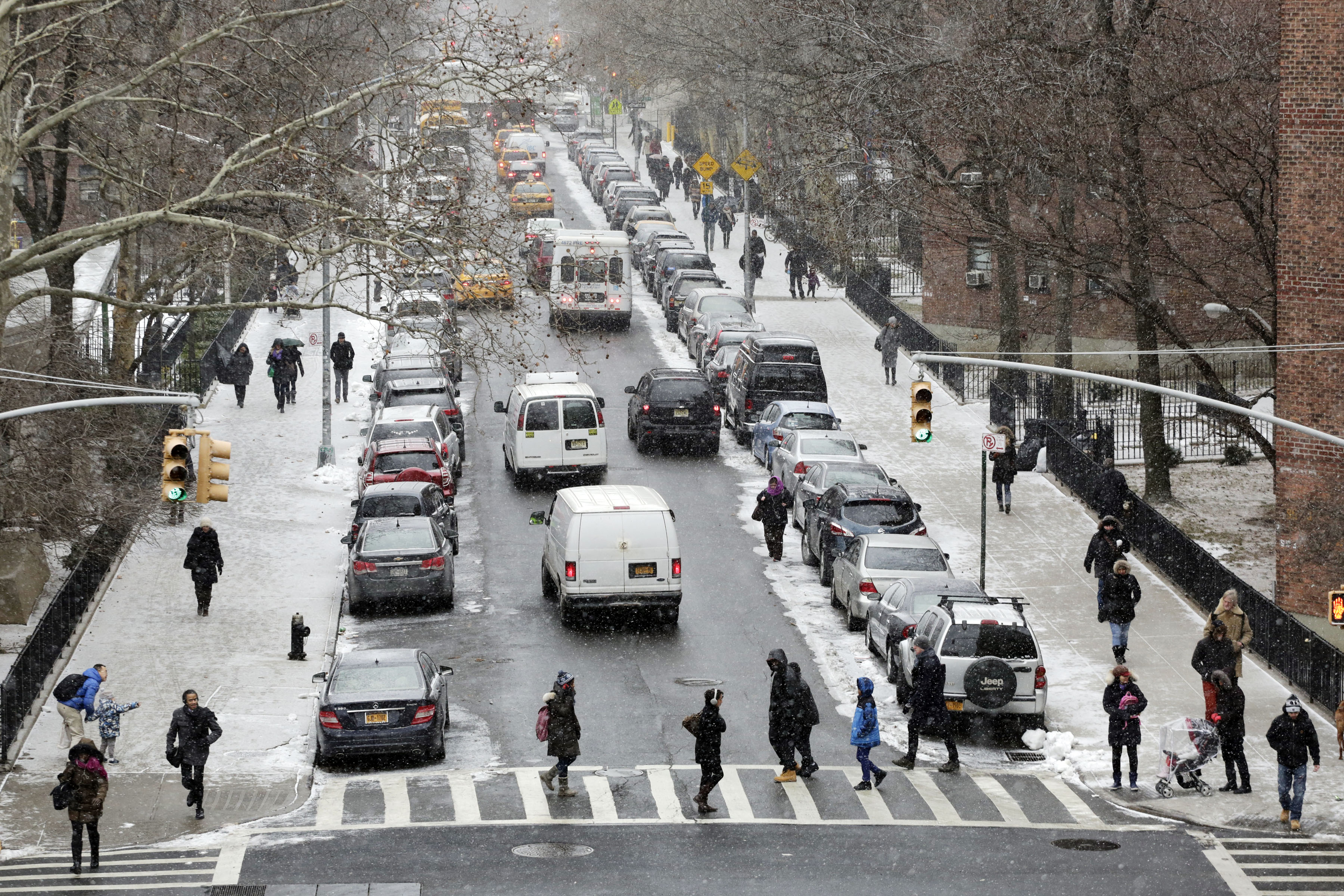 Nueva York y la costa noreste de EEUU bajo la nieve el día de la primavera