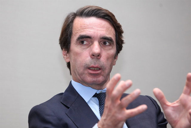 Aznar no se retracta y Podemos lo acusa de injurias en relación con Venezuela