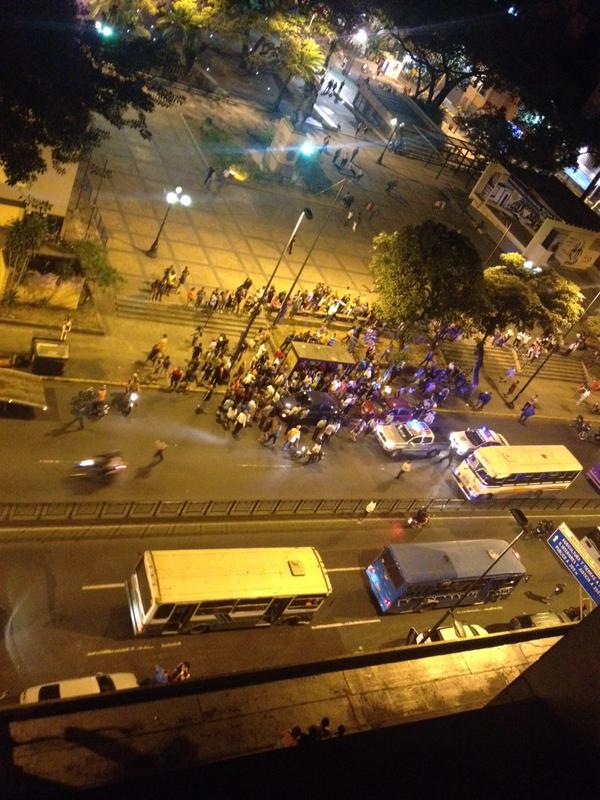 Fuerte balacera en la Plaza La Candelaria