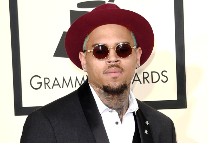 Cantante Chris Brown enfrenta demanda por agresión sexual