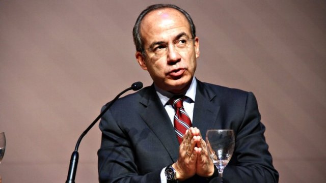 Felipe Calderón llama a Maduro un payaso armado que tiene a los espectadores del circo como rehenes