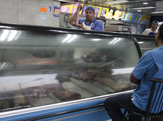 Carne de cerdo mantiene a los frigoríficos abiertos